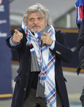 Sguardo spiritato e balletti: è Ferrero nel pre-partita. Ansa